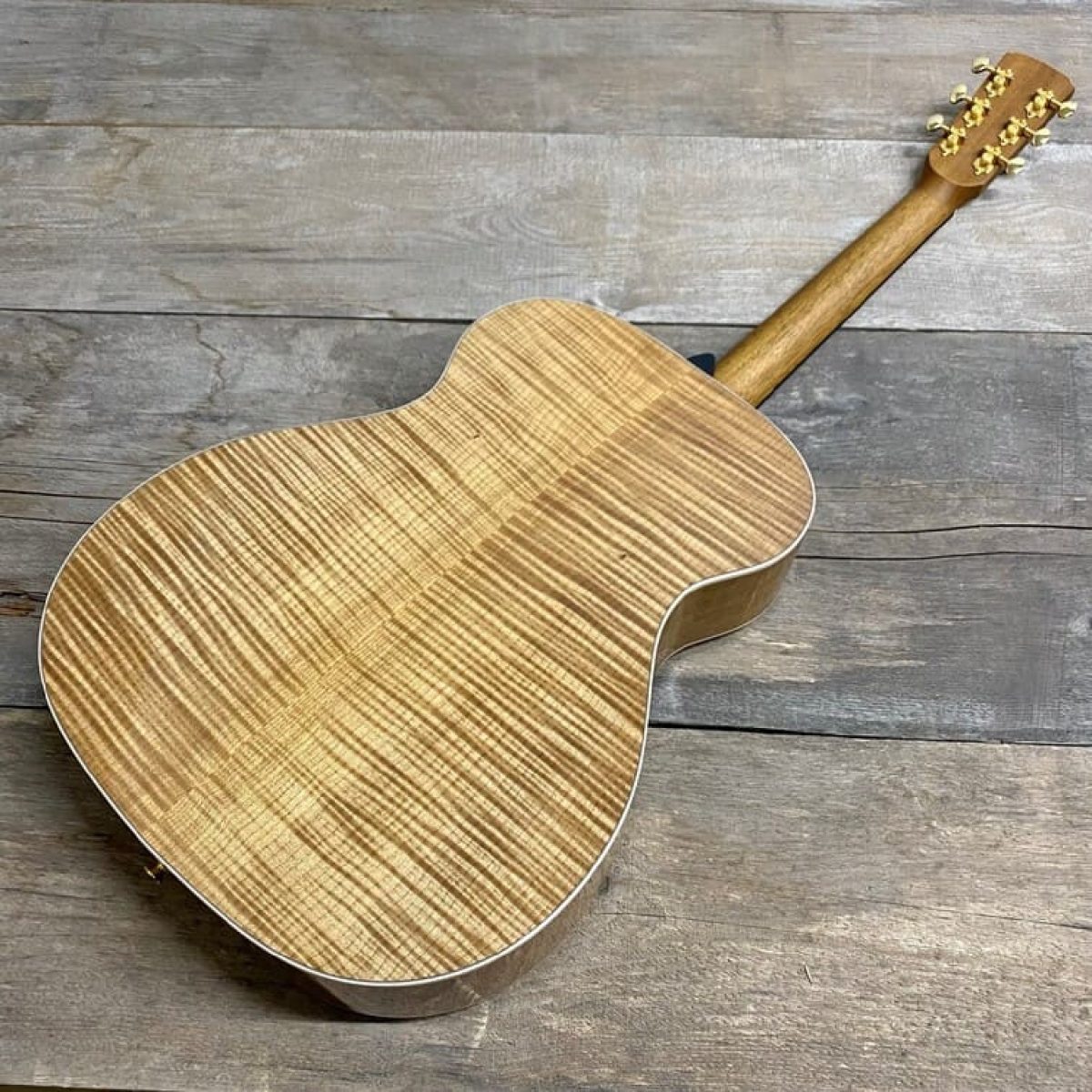 Boucher - GR-SG-161-T Grand Reserve Torrified Flamed Maple OM Hybrid Back
