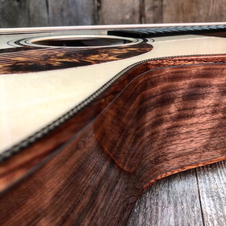 Boucher - LESG131 Studio Goose OM Hybrid - Flame Walnut side 2