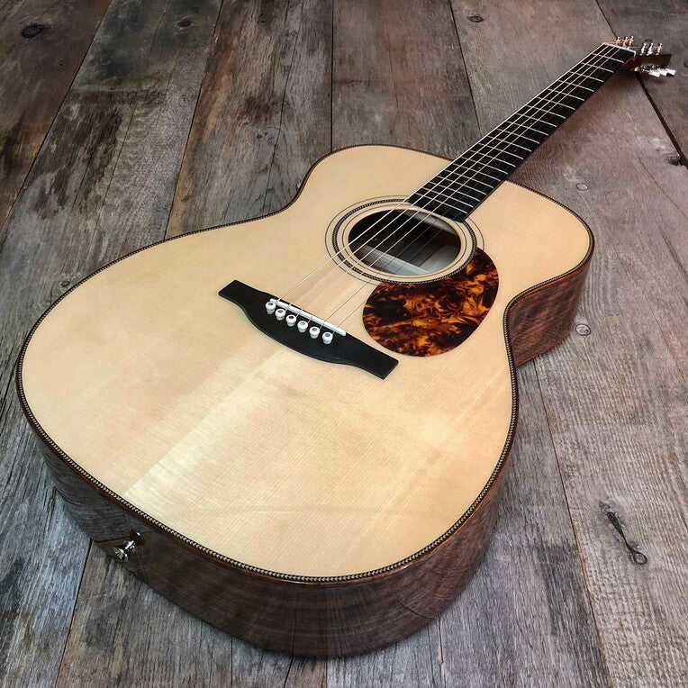 Boucher - LESG131 Studio Goose OM Hybrid - Flame Walnut