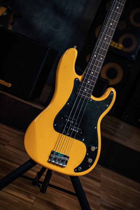 Markbass - 4-string P Style 34" Scale Electric Bass With Split-Coil PU & Bag, Yellow #MB-YELLOW-PB