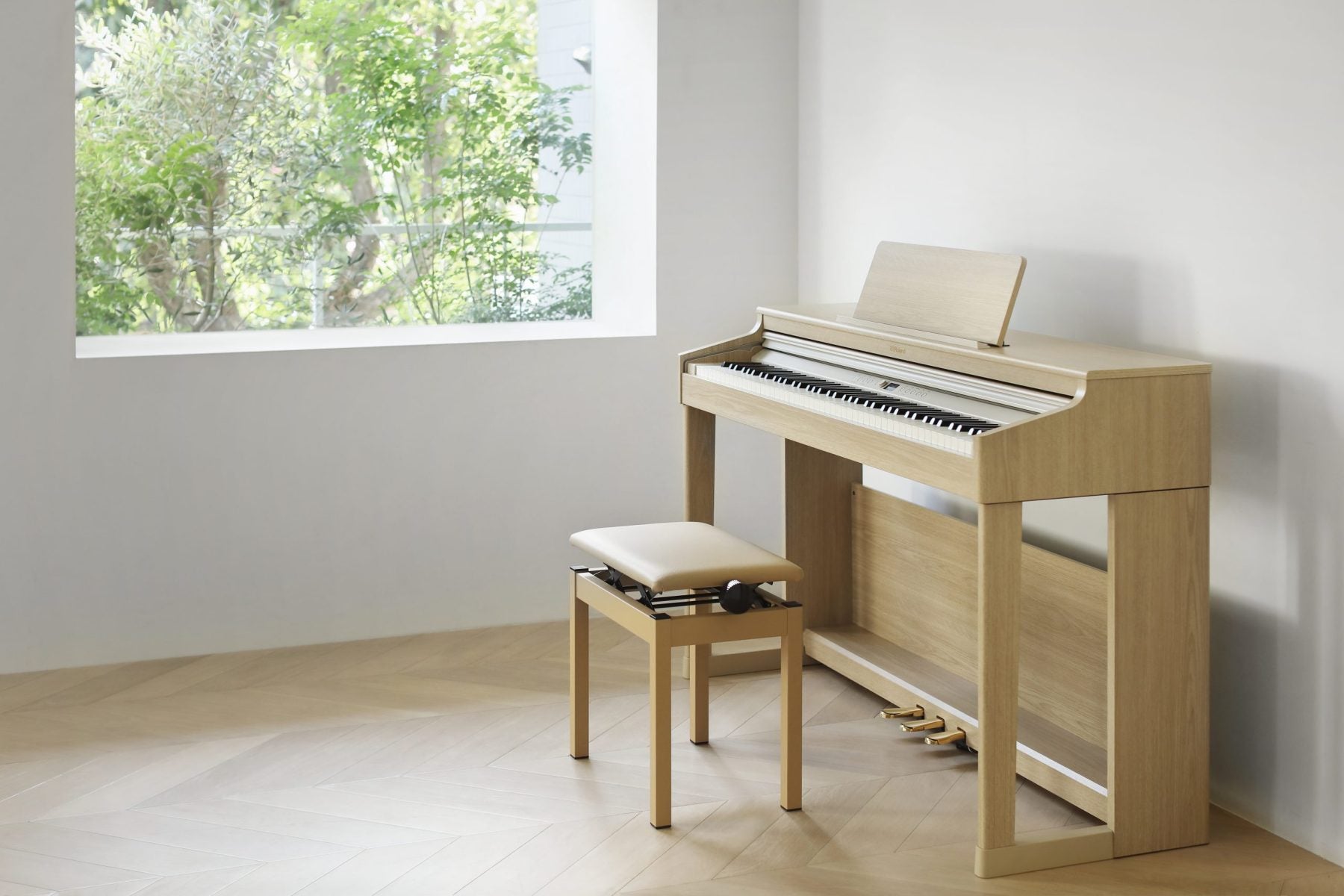 Roland RP701LA room