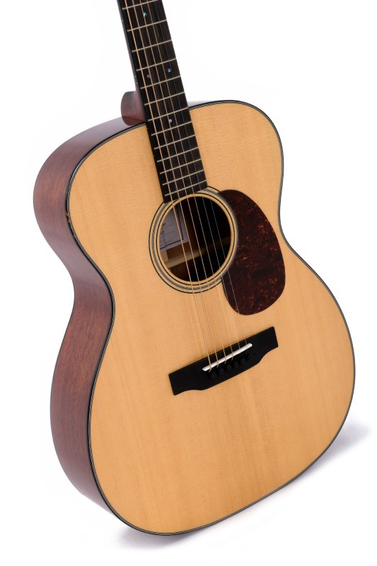 Sigma - Standard All Solid Series Acoustic Guitar, Polished Gloss with Aging Toner #S000M-18