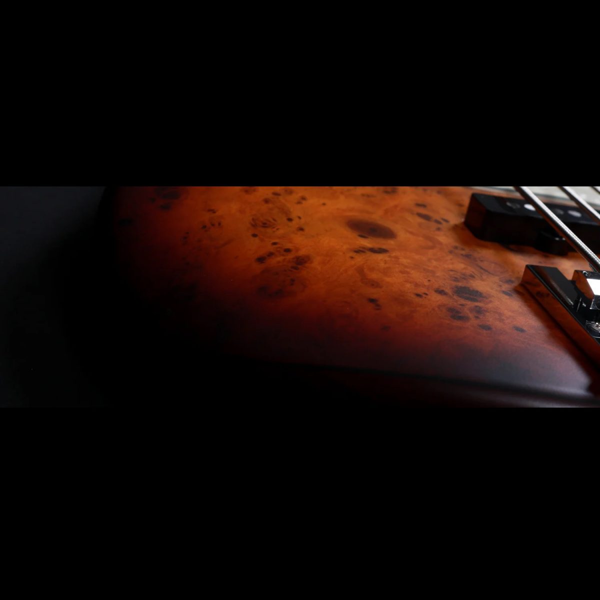 Sire - Marcus Miller V7 Ash Reissue 4-String Tobacco Sunburst Satin