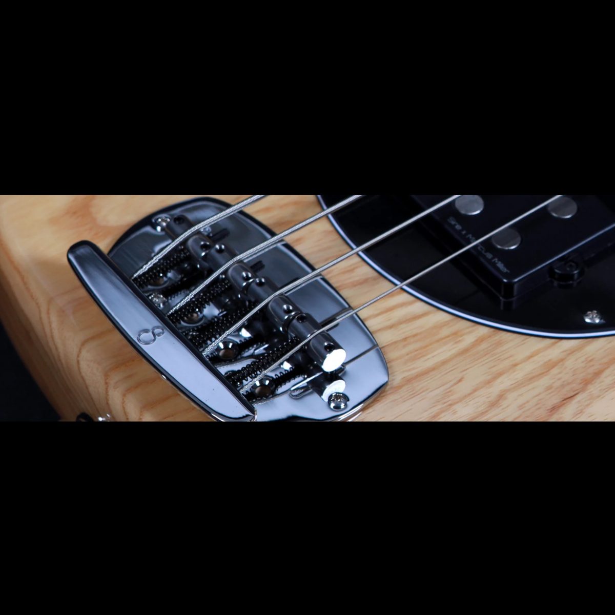 Sire – Marcus Miller Z7 Fretless 5-String Natural